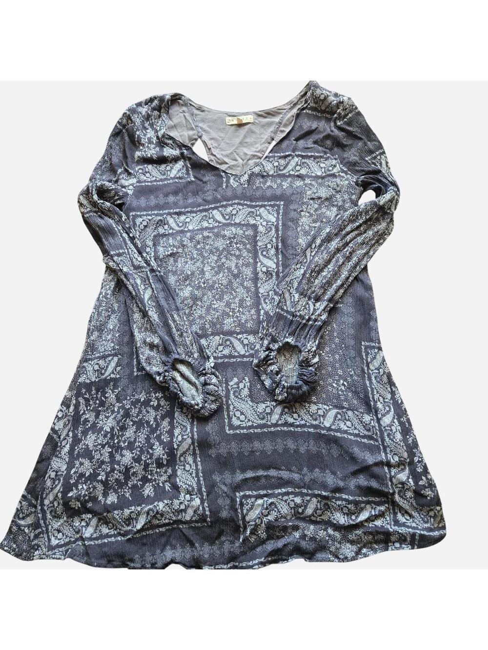 Promesa Grey Paisley Long Sleeve Boho Tunic Top Sz Small Cutout Back